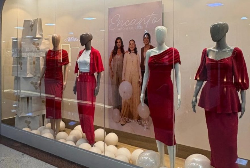 regiao-da-44-em-goiania3A-vendas-de-roupas-vermelhas-e-brancas-aquecem-comercio-no-periodo-de-festas regiao-da-44-em-goiania3A-vendas-de-roupas-vermelhas-e-brancas-aquecem-comercio-no-periodo-de-festas