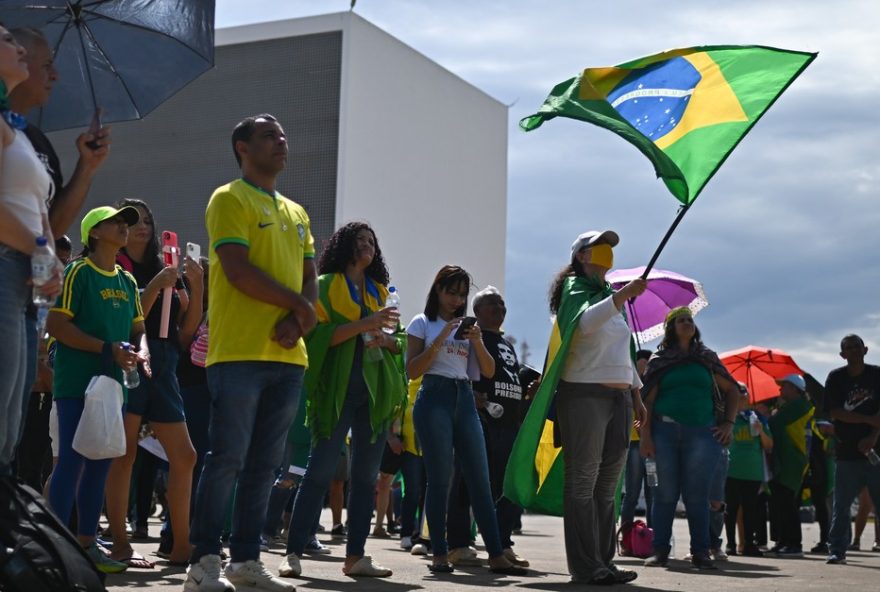 relato-do-incidente3A-raio-atinge-multidao-durante-manifestacao-de-bolsonaro-no-brasil relato-do-incidente3A-raio-atinge-multidao-durante-manifestacao-de-bolsonaro-no-brasil