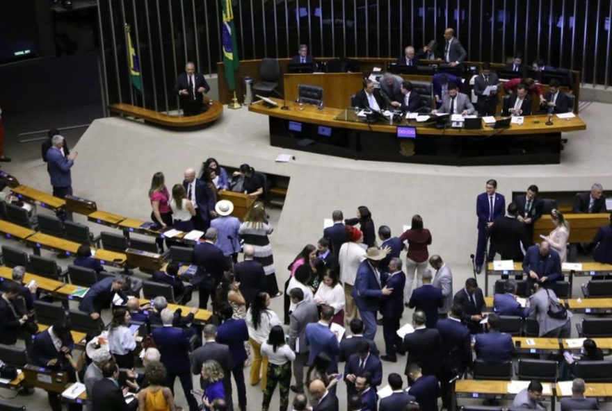 relator-avanca-em-acordo-por-aumento-da-licenca-paternidade2C-mas-camara-ainda-nao-tem-previsao-de-votar