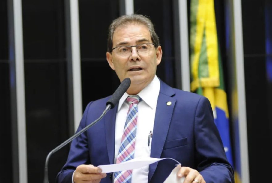 relator-busca-apoio-de-alcolumbre-para-avancar-com-anistia