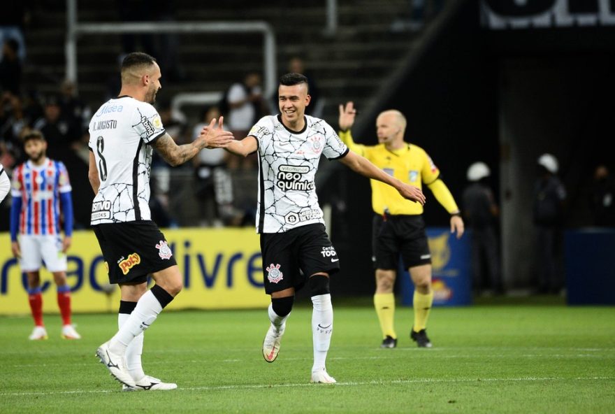 remo-confirma-contratacao-do-volante-colombiano-victor-cantillo-para-reforcar-elenco-na-serie-b