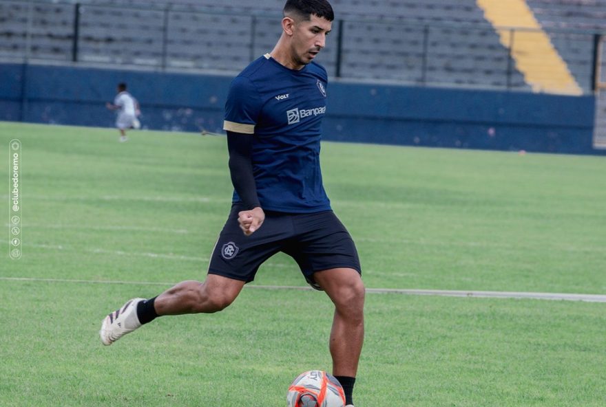 remo-empresta-zagueiro-ivan-alvarino-para-o-amazonas3A-saida-confirmada-pelo-clube3B-jogador-nao-se-firmou-como-titular