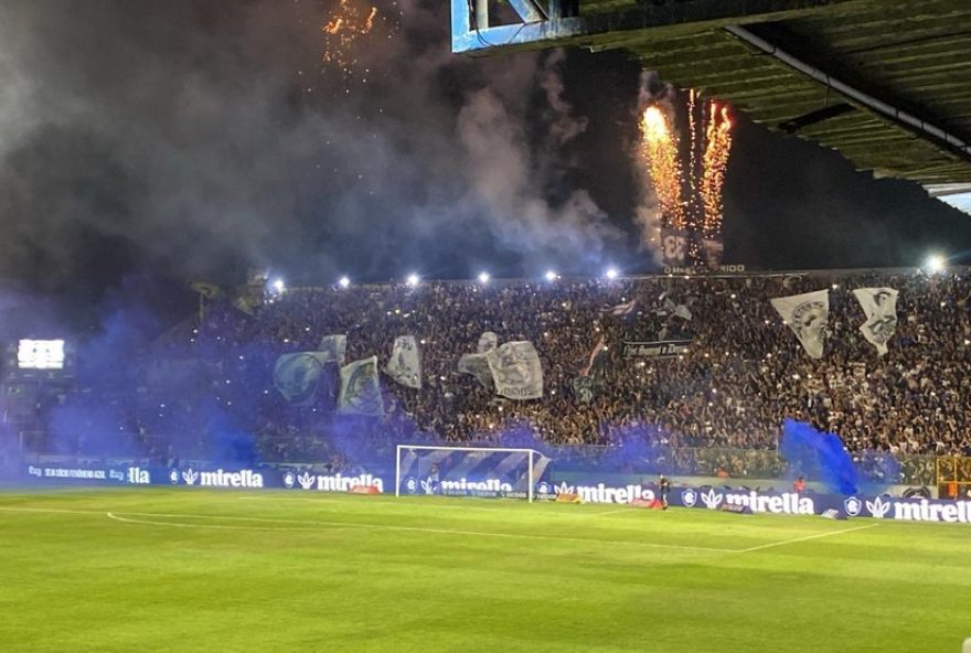 remo-lota-baenao-com-mais-de-14-mil-torcedores-em-jogo-contra-atletico-go3A-analise-da-renda-e-desempenho-do-time-azulino