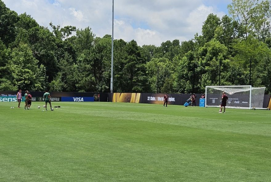 renato-gaucho-brilha-em-treino-descontraido-apos-classificacao-emocionante-do-fluminense