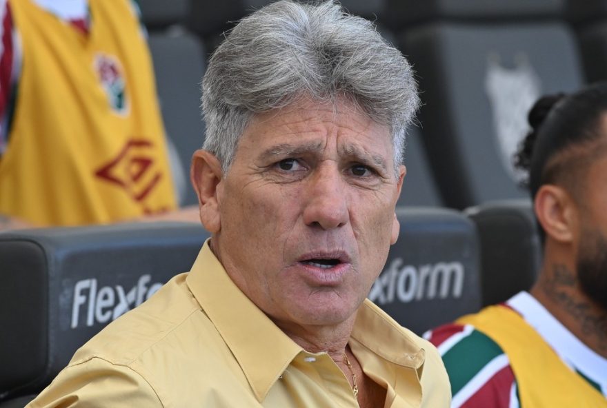 SP - SANTOS - 31/08/2025 - BRASILEIRO A 2025, SANTOS X FLUMINENSE - RENATO GAUCHO  tecnico do Fluminense durante partida contra o Santos no estadio Vila Belmiro pelo campeonato Brasileiro A 2025. Foto: Jota Erre/AGIF