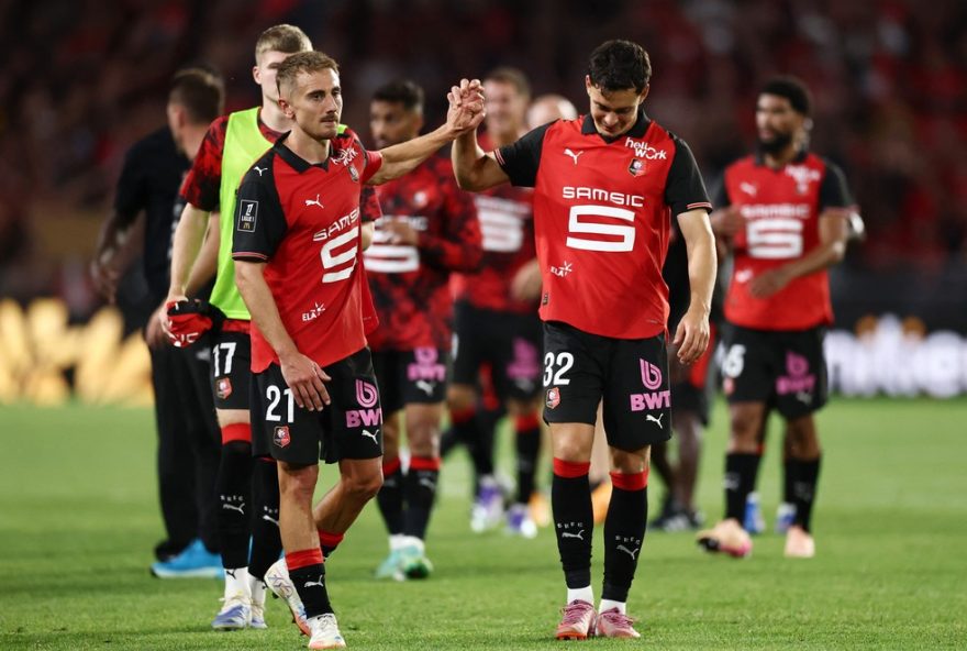 rennes-faz-reformulacao-total-com-26-saidas-e-17-novos-nomes-temporada-252F26
