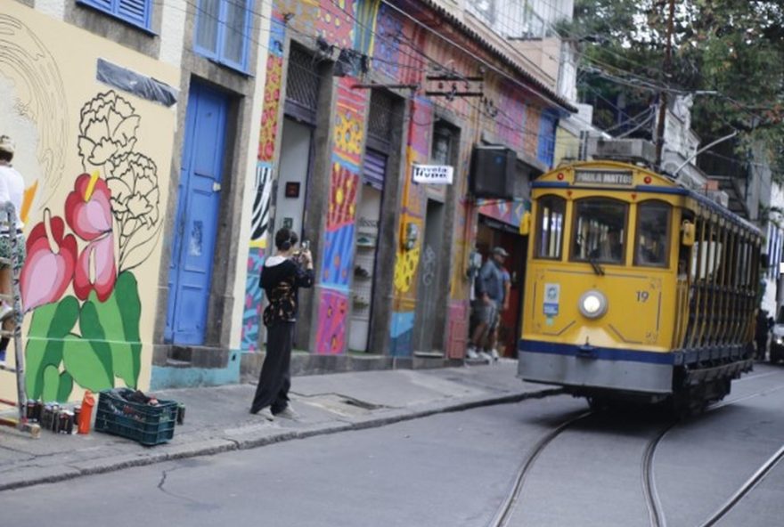 reparo-emergencial-de-vazamento-afeta-distribuicao-de-agua-em-seis-bairros-no-rio-comprido3A-saiba-mais