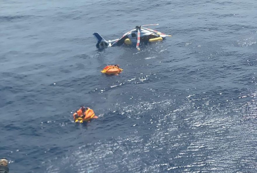 resgate-da-marinha-no-mar-do-rio-de-janeiro3A-imagens-mostram-vitimas-aguardando-socorro-em-botes resgate-da-marinha-no-mar-do-rio-de-janeiro3A-imagens-mostram-vitimas-aguardando-socorro-em-botes