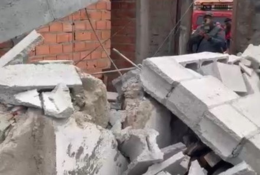 resgate-de-tres-pessoas-feridas-apos-desabamento-em-sao-paulo3A-bombeiros-atuaram-rapido-na-vila-jacui2C-zona-leste