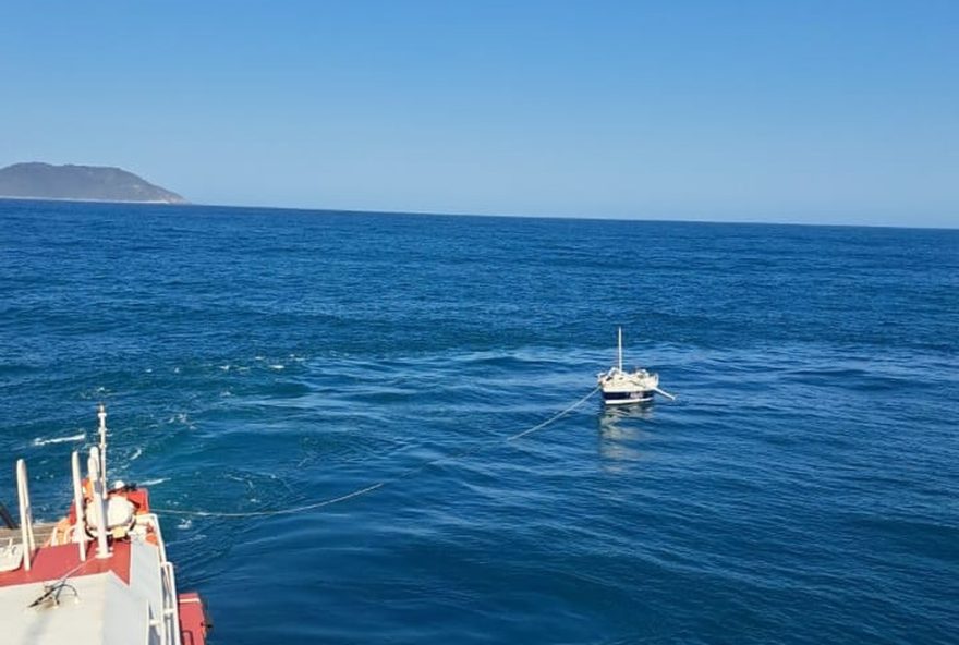 resgate-de-tripulantes-em-veleiro-a-deriva-em-ubatuba3A-a-importancia-da-seguranca-maritima