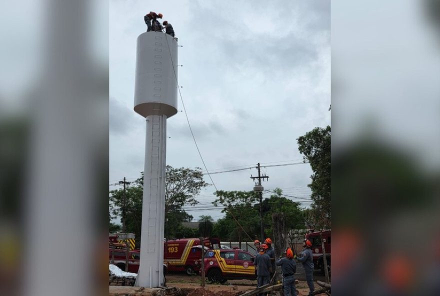 resgate-emocionante-de-pintor-em-caixa-dagua-de-12-metros-em-sao-jose-do-rio-preto-sp resgate-emocionante-de-pintor-em-caixa-dagua-de-12-metros-em-sao-jose-do-rio-preto-sp
