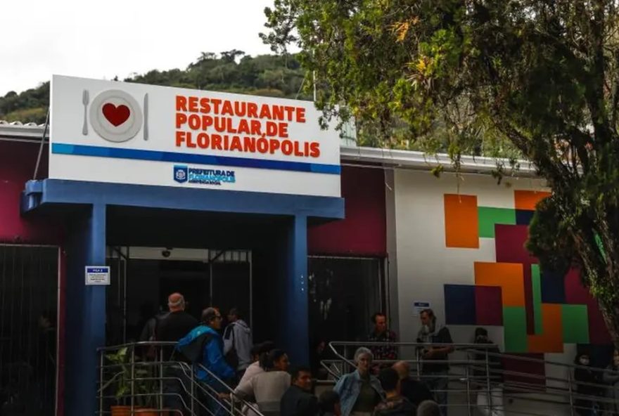 restaurante-popular-de-florianopolis-e-fechado3A-dpe2Fsc-entra-com-acao-para-reabertura