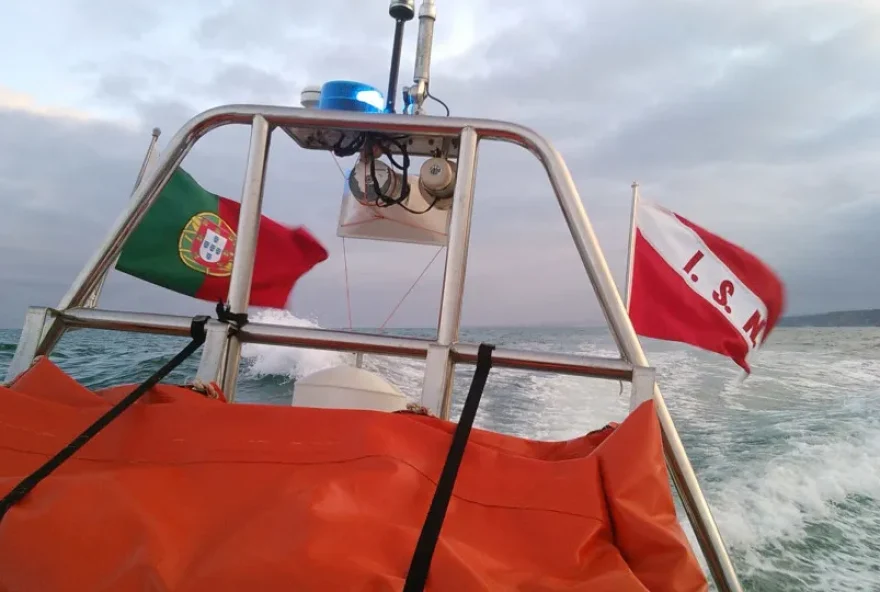 retomadas-buscas-para-encontrar-desaparecido-na-marina-da-afurada-em-gaia