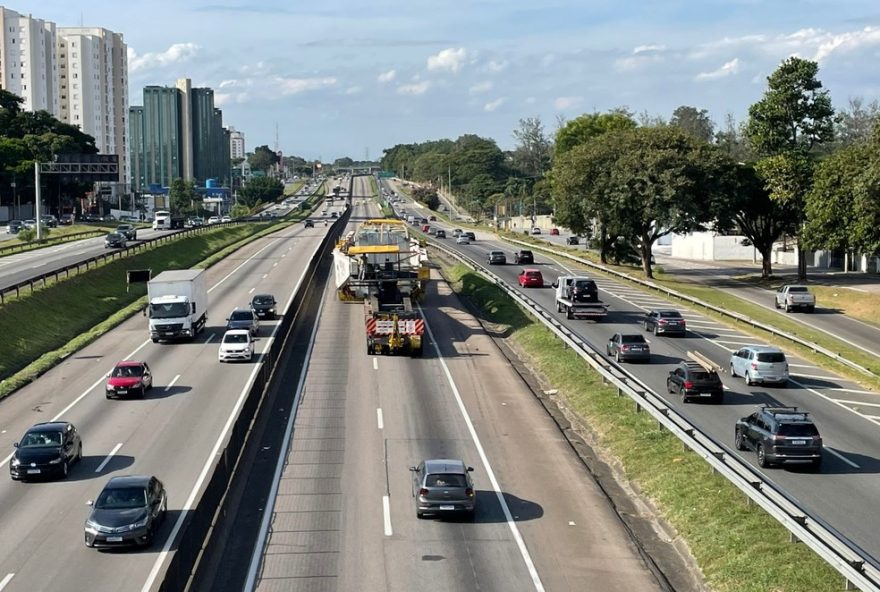 retorno-do-feriado3A-dutra-registra-congestionamento-em-taubate2C-jacarei-e-mais-pontos-do-vale-do-paraiba