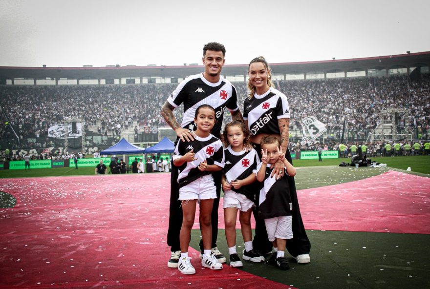 retorno-triunfante3A-coutinho-completa-um-ano-no-vasco-com-renovacao-e-numeros-impressionantes