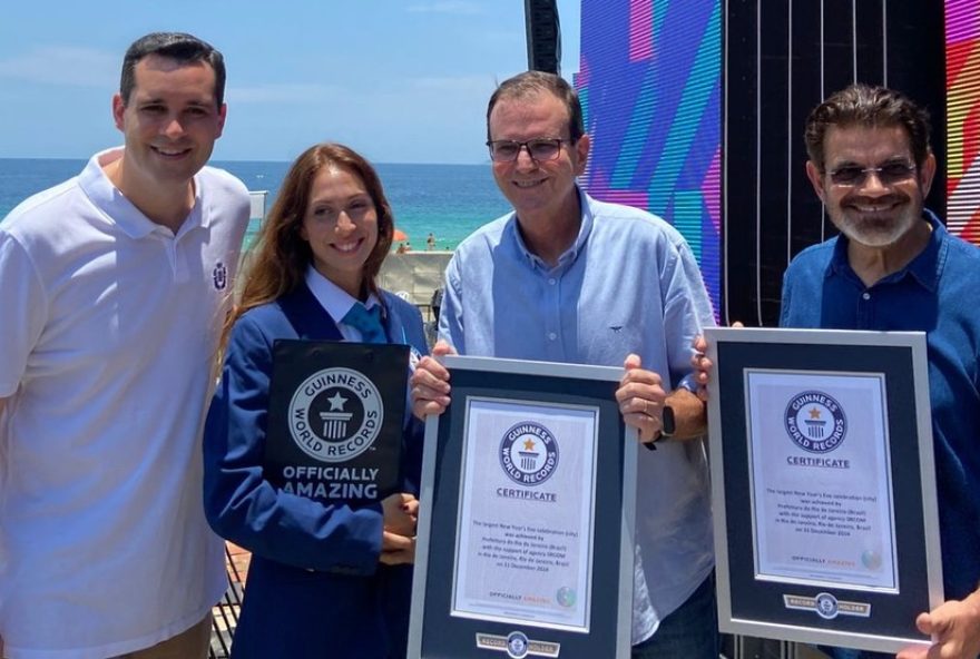 reveillon-no-rio-de-janeiro3A-maior-festa-de-virada-do-mundo2C-certificado-pelo-guinness-book-copacabana-aguarda-22C5-milhoes-de-pessoas-para-a-queima-de-fogos-de-12-minutos reveillon-no-rio-de-janeiro3A-maior-festa-de-virada-do-mundo2C-certificado-pelo-guinness-book-copacabana-aguarda-22C5-milhoes-de-pessoas-para-a-queima-de-fogos-de-12-minutos