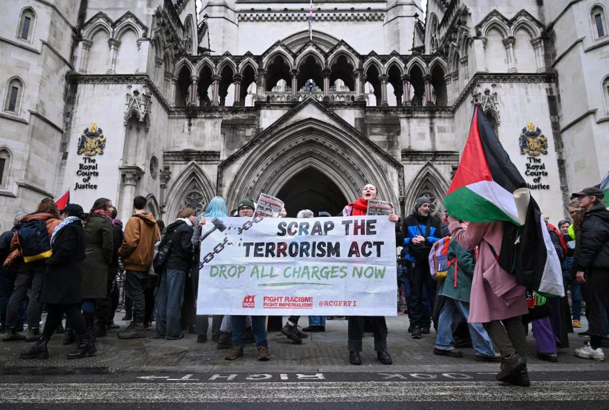 revogacao-de-proibicao-a-acao-palestina-causa-polemica-em-londres revogacao-de-proibicao-a-acao-palestina-causa-polemica-em-londres