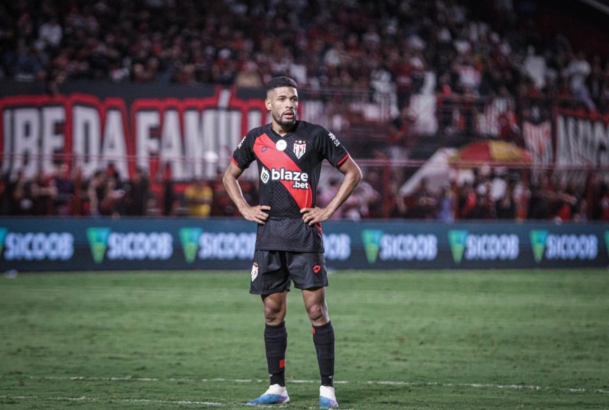 rhaldney-se-despede-do-atletico-go3A-contrato-encerrado-e-novos-desafios-emergem