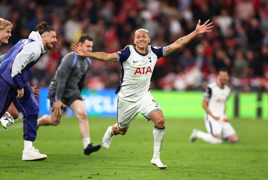 richarlison-brilha-e-conquista-titulo-inedito-na-liga-europa-com-o-tottenham