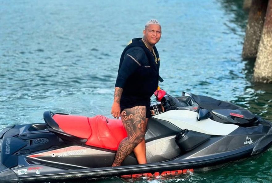 rifeiro-morre-e-crianca-fica-ferida-em-ataque-a-tiros-na-bahia3A-suspeito-fugiu-do-local rifeiro-morre-e-crianca-fica-ferida-em-ataque-a-tiros-na-bahia3A-suspeito-fugiu-do-local