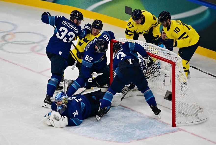 rivalidade-nordica3A-briga-entre-finlandia-e-suecia-no-hoquei-das-olimpiadas-de-inverno rivalidade-nordica3A-briga-entre-finlandia-e-suecia-no-hoquei-das-olimpiadas-de-inverno