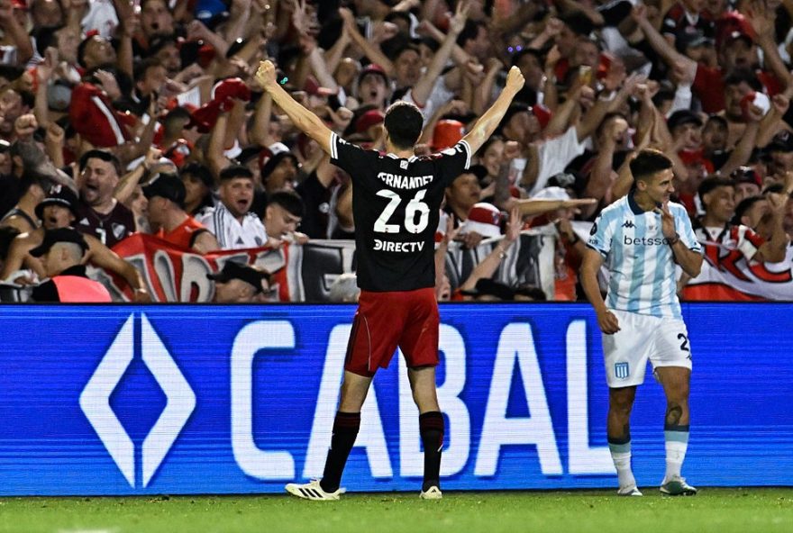 river-plate-elimina-racing-na-copa-argentina-e-salas-faz-gol-da-vitoria.-time-foca-na-semifinal-da-libertadores-contra-o-flamengo