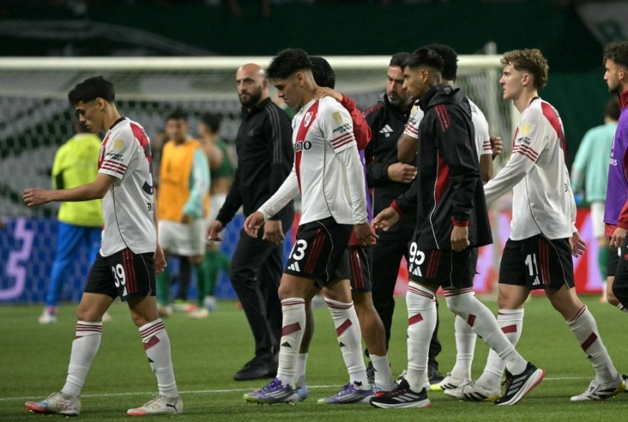 river-plate-eliminado-da-libertadores3A-falta-de-renovacao-e-insistencia-em-medalhoes