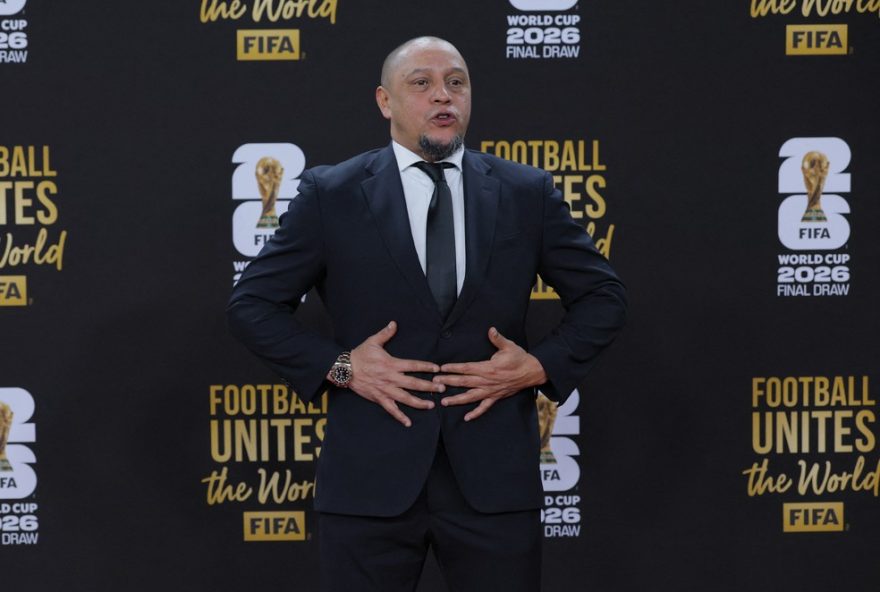 roberto-carlos2C-ex-lateral-do-real-madrid2C-passa-por-cirurgia-em-madri3A-saiba-detalhes-da-recuperacao-do-idolo-do-futebol