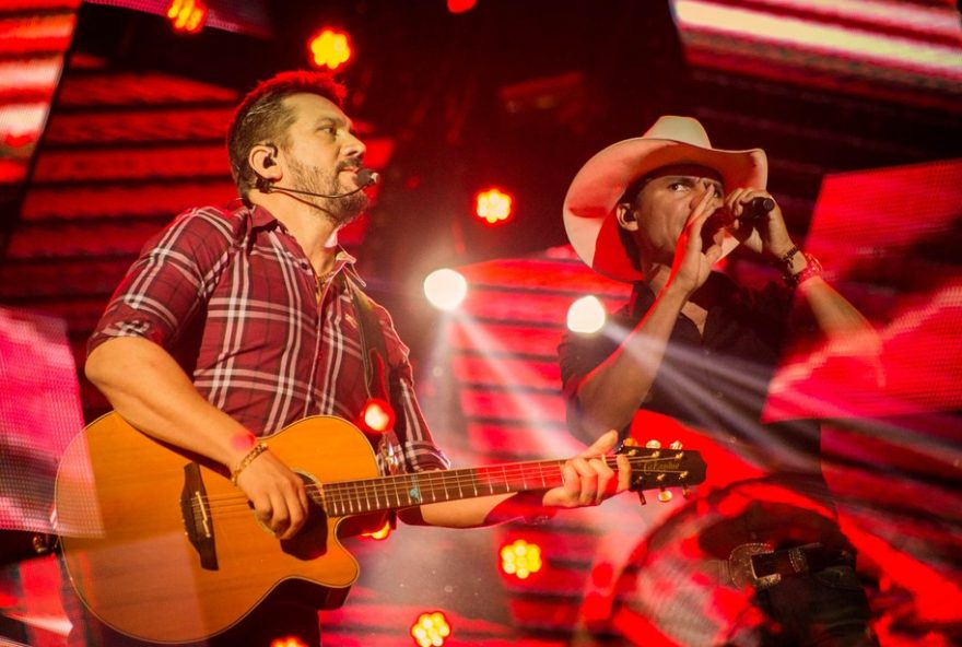 rodeio-country-bulls-20253A-shows-de-jads-26-jadson-e-acao-solidaria-em-rio-preto