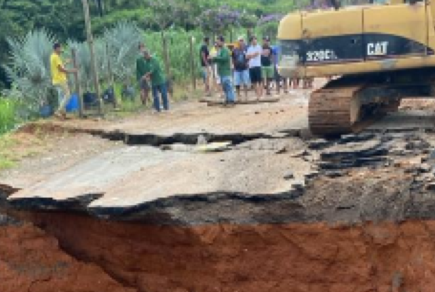 rodovia-cede-em-mg-e-trecho-e-interditado3B-confira-local rodovia-cede-em-mg-e-trecho-e-interditado3B-confira-local