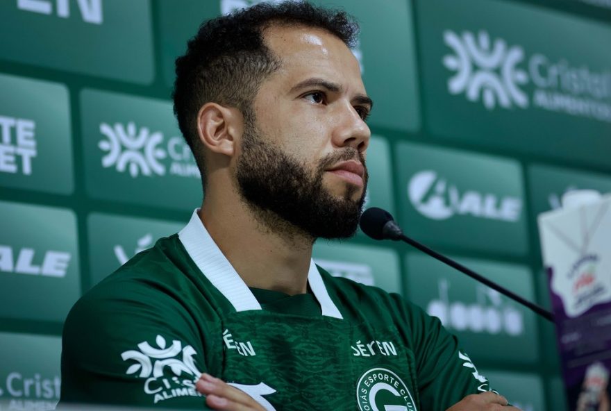 rodrigo-soares-chega-com-entusiasmo-ao-goias3A-lateral-direito-experiente-reforca-equipe-para-temporada-de-2026