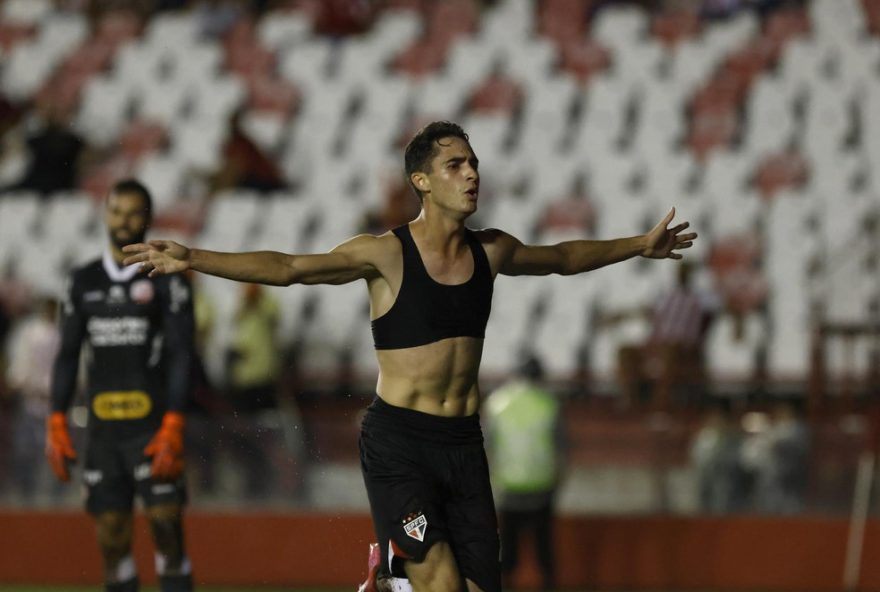 rodriguinho-quebra-jejum-e-garante-vitoria-do-sao-paulo-na-copa-do-brasil