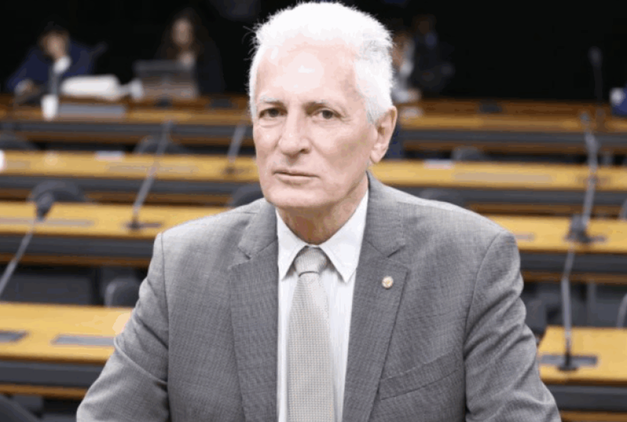 rogerio-correia-ironiza-internacao-de-bolsonaro rogerio-correia-ironiza-internacao-de-bolsonaro