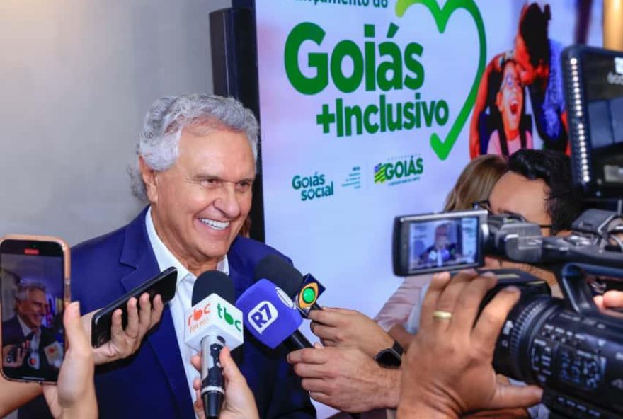 ronaldo-caiado-e-gracinha-lancam-programa-goias-2B-inclusivo-beneficiando-62C5-mil-pessoas