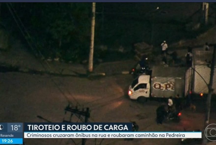 roubo-de-carga-em-barros-filho3A-acao-criminosa-e-flagrada-e-desafia-seguranca-na-regiao