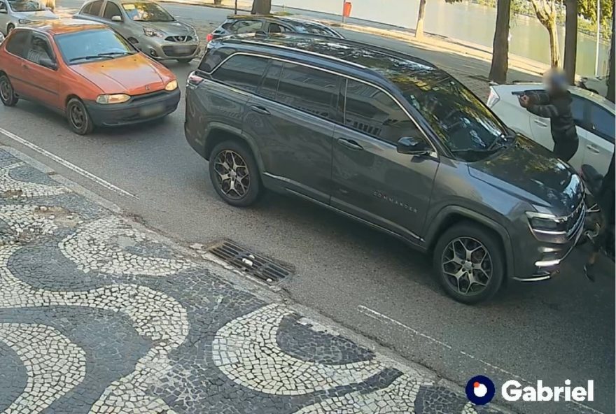 roubo-de-carro-na-lagoa-do-rio-de-janeiro3A-ousadia-dos-criminosos-em-plena-luz-do-dia-e-acoes-da-policia-federal