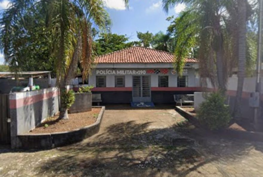 roubo-de-joias-em-pereiras3A-homem-armado-invade-casa-e-ameaca-mulheres-em-sp roubo-de-joias-em-pereiras3A-homem-armado-invade-casa-e-ameaca-mulheres-em-sp