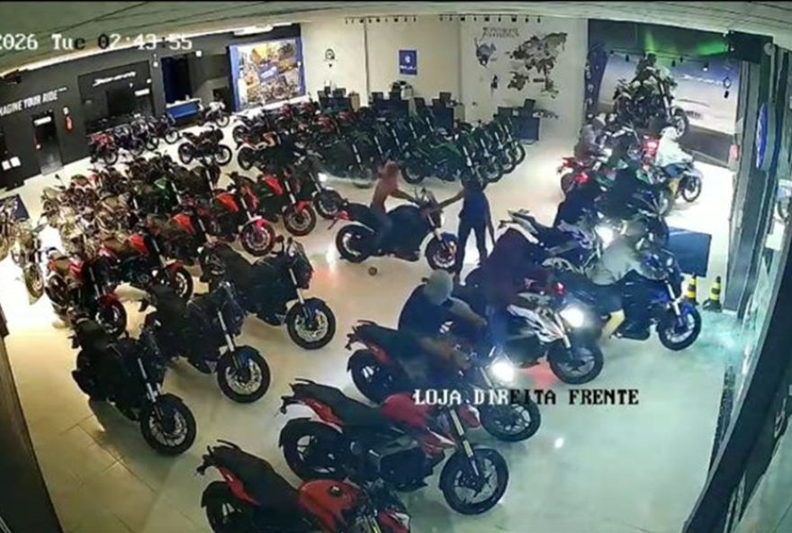 roubo-de-motos-em-loja-de-sc3A-novas-imagens-surpreendem-em-acao-de-ladroes roubo-de-motos-em-loja-de-sc3A-novas-imagens-surpreendem-em-acao-de-ladroes
