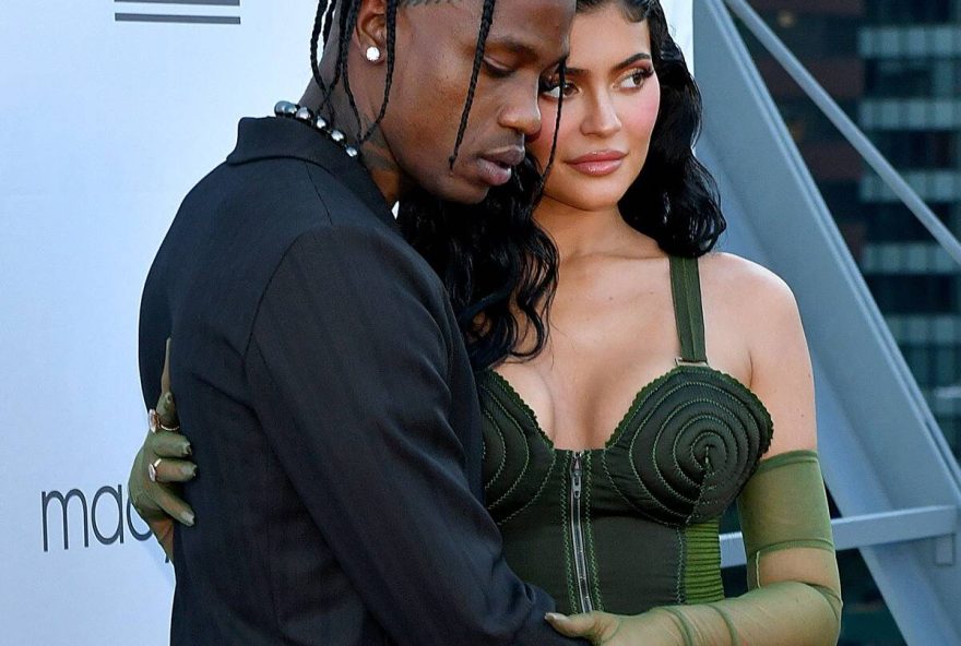 rs_1200x1200-210812124439-1200-Travis-Scott-Kylie-Jenner-mp