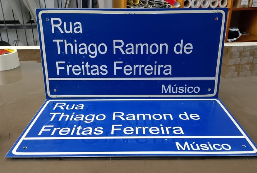 rua-thiago-ramon-de-freitas-ferreira3A-homenagem-a-musico-vitima-de-tragedia-em-juiz-de-fora