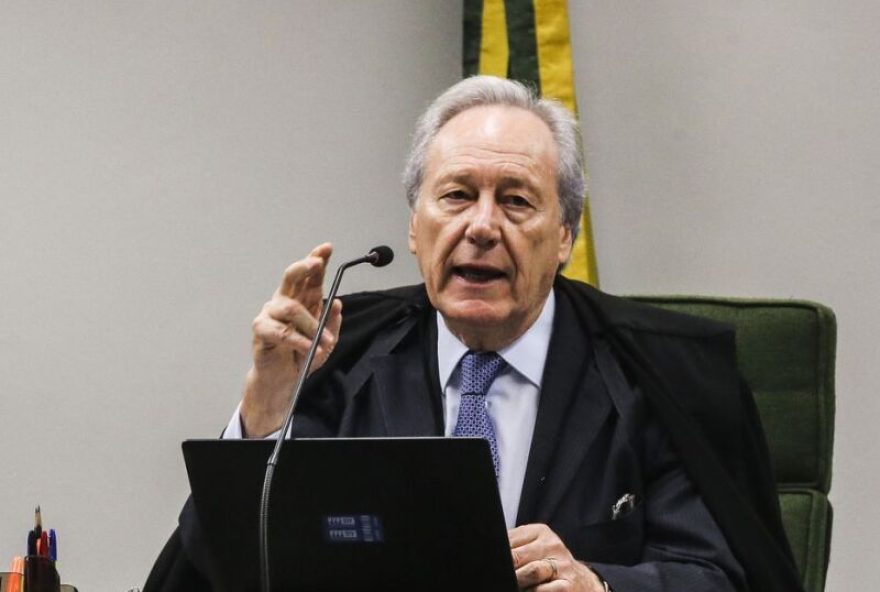 saida-de-lewandowski-acelera-reforma-ministerial-de-lula O ministro Ricardo Lewandowski durante sessão na Segunda Turma do Supremo Tribunal Federal (STF), para o julgamento de mais um pedido de liberdade para o ex-presidente Luiz Inácio Lula da Silva.