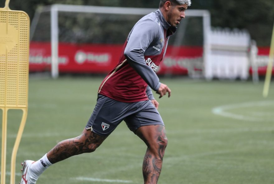 saida-de-ruan-alerta-sao-paulo-para-situacao-de-alan-franco3A-entenda.-novo-contrato-em-jogo-para-reforcar-a-defesa-tricolor
