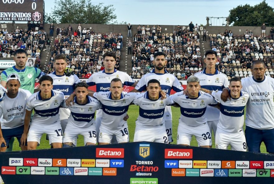 salarios-atrasados-geram-crise-no-gimnasia-la-plata-as-vesperas-da-semifinal3A-impacto-interno-e-busca-por-solucoes