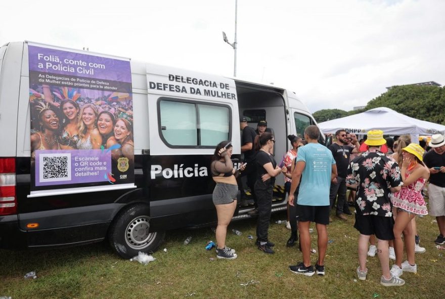 sambodromo-tera-onibus-e-delegacia-moveis-para-vitimas-de-assedio-no-carnaval sambodromo-tera-onibus-e-delegacia-moveis-para-vitimas-de-assedio-no-carnaval