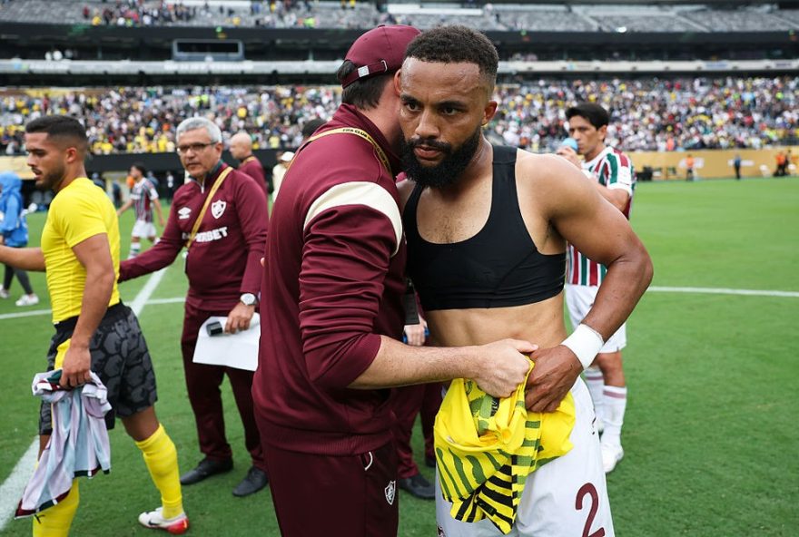 samuel-xavier-revela-pedido-de-desculpas-e-troca-de-camisas-com-yan-couto3A-fluminense-x-dortmund