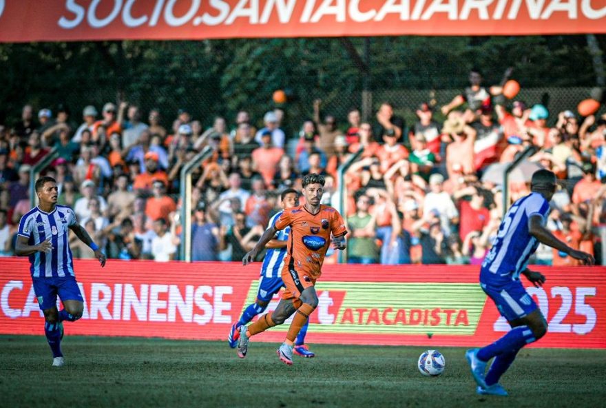 santa-catarina-se-prepara-para-a-temporada-20263A-contratacoes2C-renovacoes-e-estreia-no-campeonato-catarinense santa-catarina-se-prepara-para-a-temporada-20263A-contratacoes2C-renovacoes-e-estreia-no-campeonato-catarinense