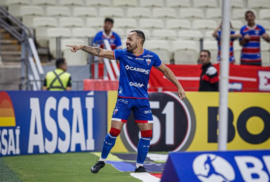 santos-aguarda-exames-para-confirmar-contratacao-de-moises-por-r2412-mi santos-aguarda-exames-para-confirmar-contratacao-de-moises-por-r2412-mi