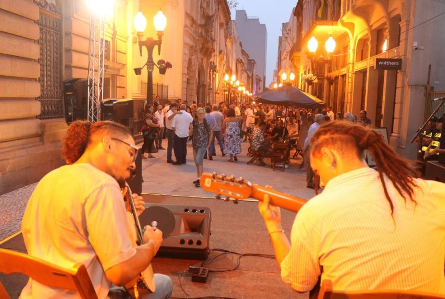 santos-amplia-horario-de-bares-e-estabelece-novas-regras-no-centro-historico3A-conheca-as-alteracoes-com-o-projeto-happy-centro
