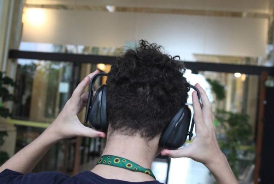 santos-distribui-abafadores-de-som-para-hipersensibilidade-auditiva3A-saiba-como-retirar santos-distribui-abafadores-de-som-para-hipersensibilidade-auditiva3A-saiba-como-retirar