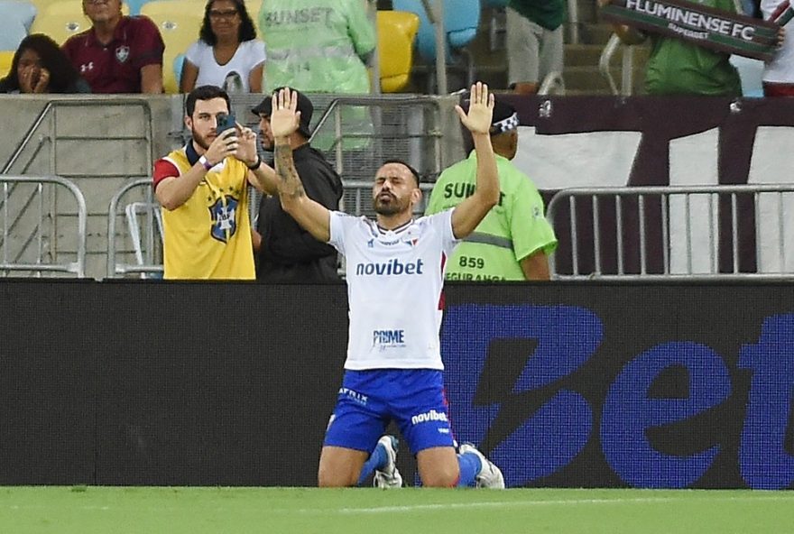 santos-negocia-com-fortaleza-para-contratar-atacante-moises2C-de-29-anos3A-novidades-sobre-reforcos-para-equipe-em-2022 santos-negocia-com-fortaleza-para-contratar-atacante-moises2C-de-29-anos3A-novidades-sobre-reforcos-para-equipe-em-2022